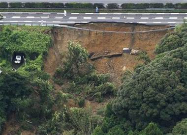 静岡沖地震被害写真 1.jpg